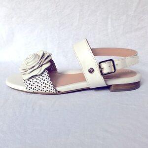New Taryn Rose Virginia Sandals, size 6